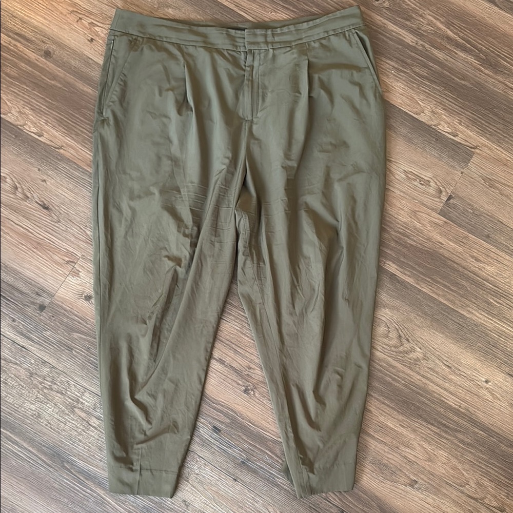 Banana Republic Green Trousers Relaxed Fit Elastic Cuffs